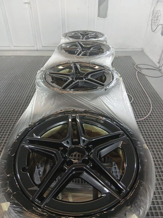 Vendo ou troco  jantes 18 AMG originais