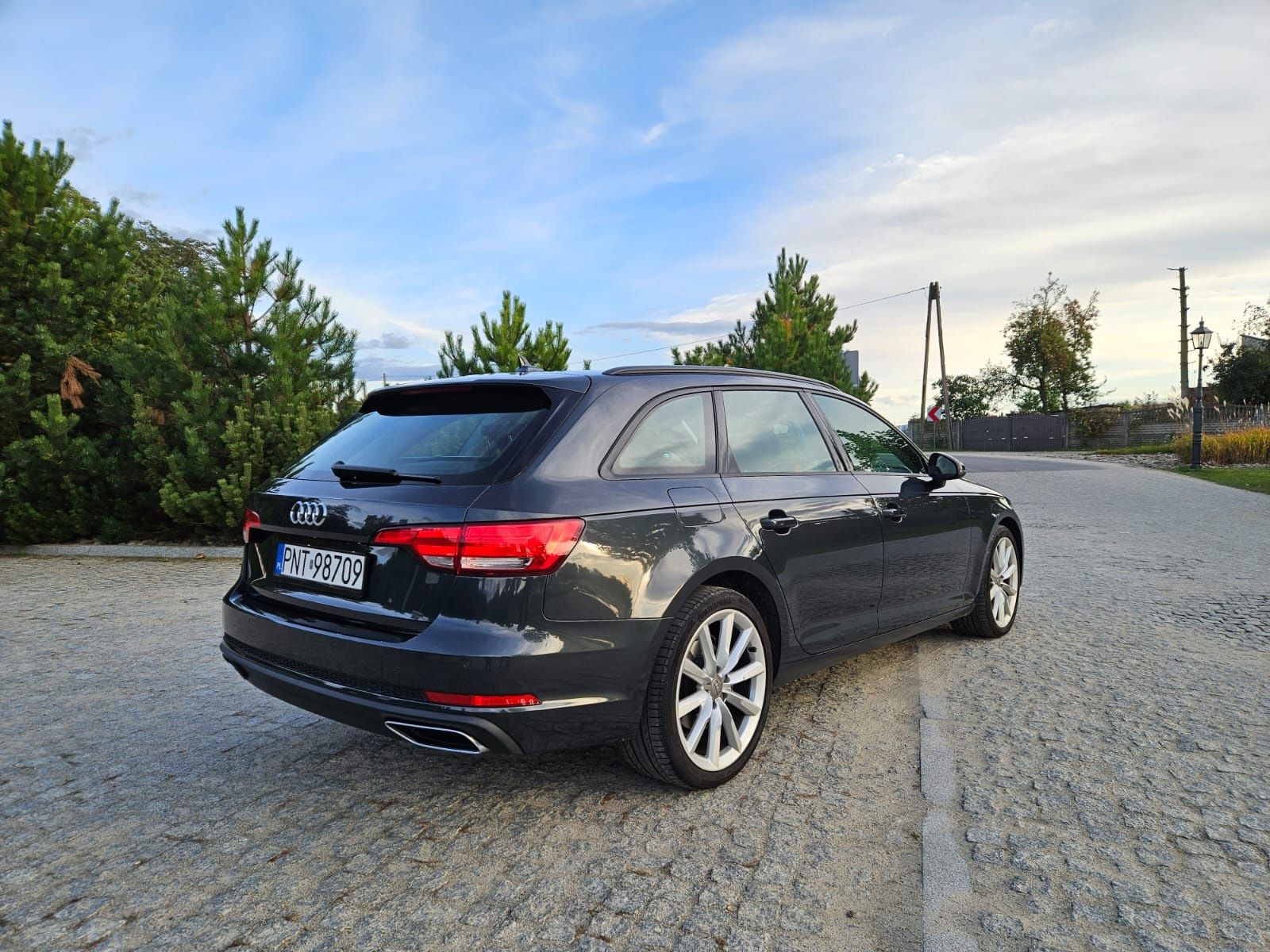 Audi A4 B9 Avant 2019r. 2.0 TDI