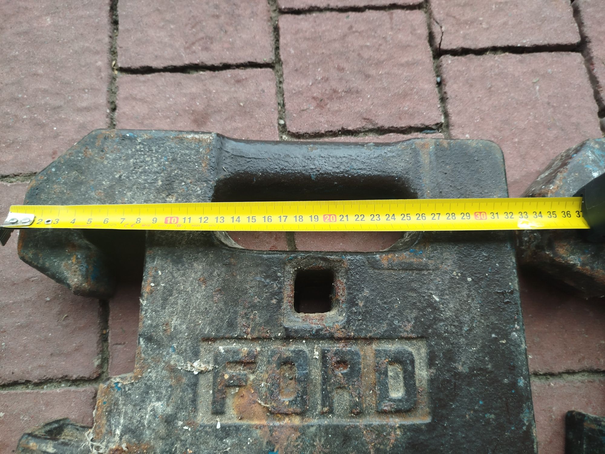 Obciążniki do ciągnika traktora FORD 2x 30 Kg