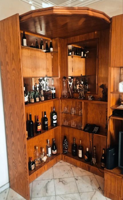 Móvel de canto em pinho mel