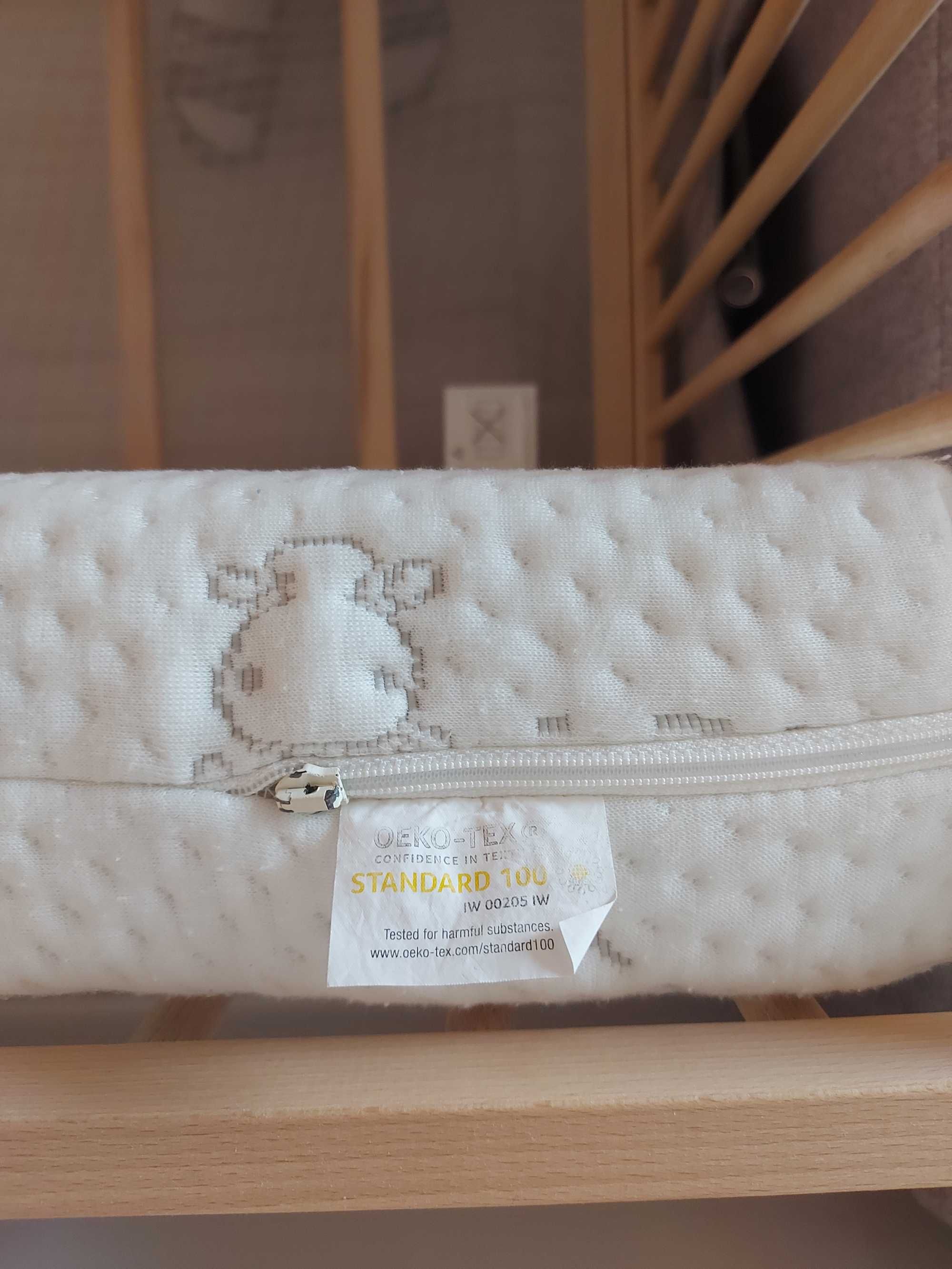 Łóżeczko drewniane ikea z przewijakiem