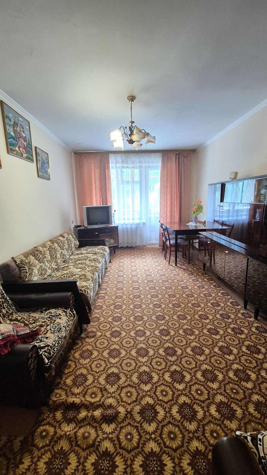 )( Продаж 3-К квартири в тихому районі міста