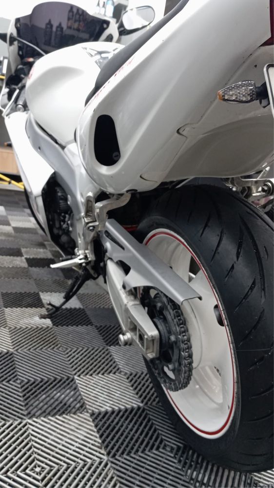 Moto yamaha thunderace 1000
