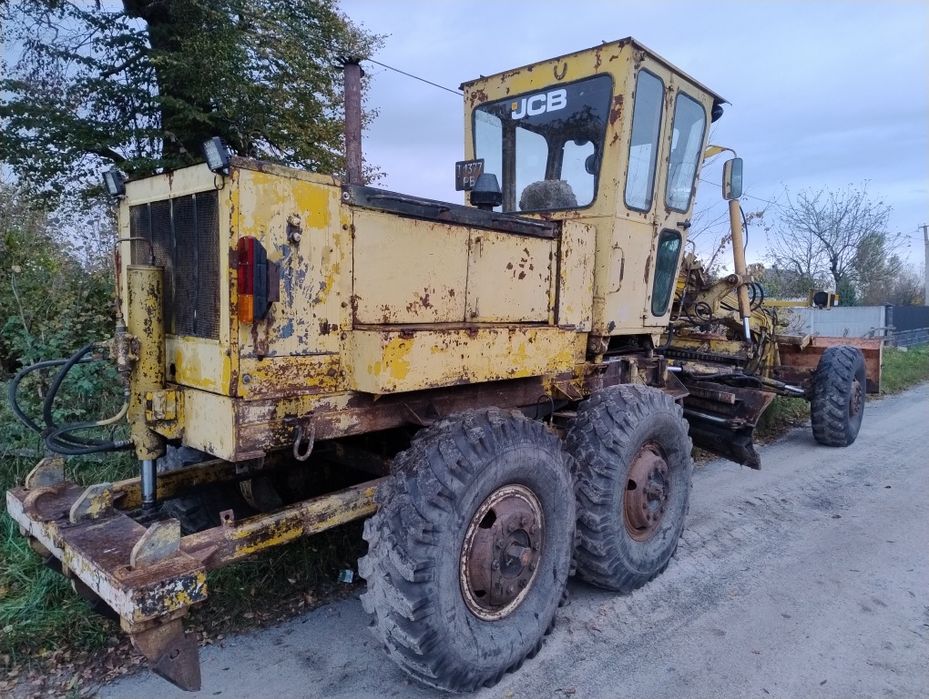 Продам автогрейдер ДЗ 180