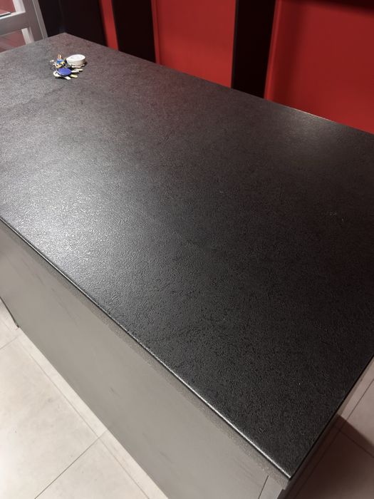 Lada sklepowa czarna