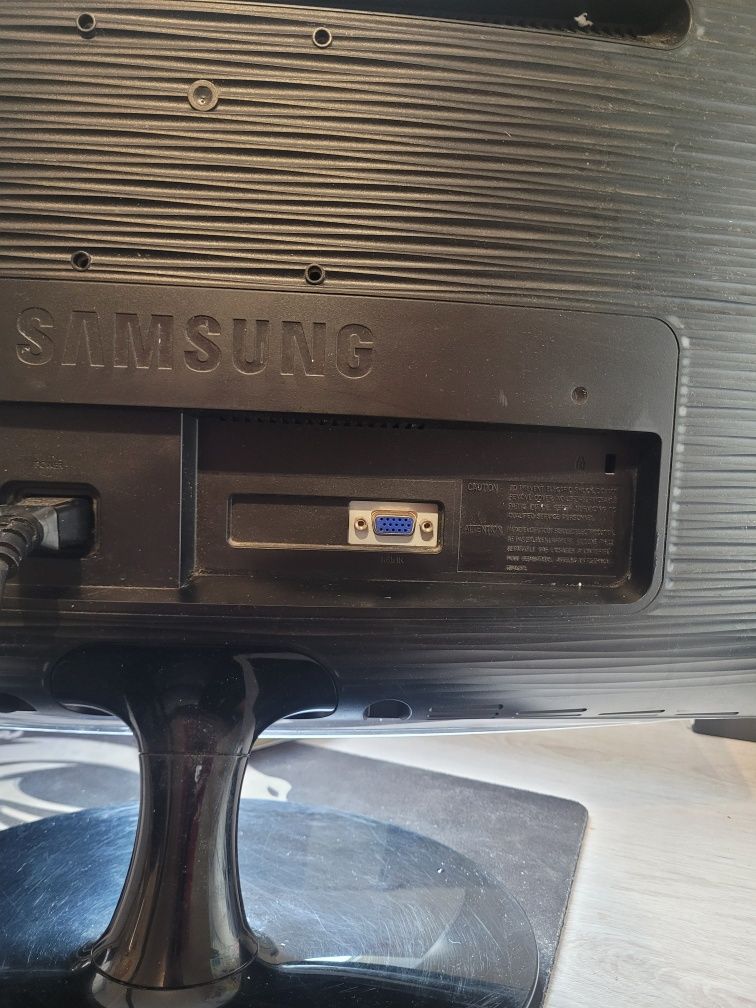 Monitor komputerowy Samsung 21 cali