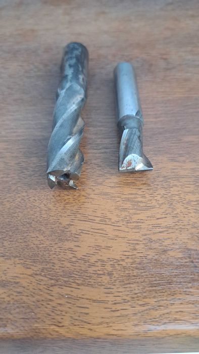 Noże tokarskie fi 14i 12