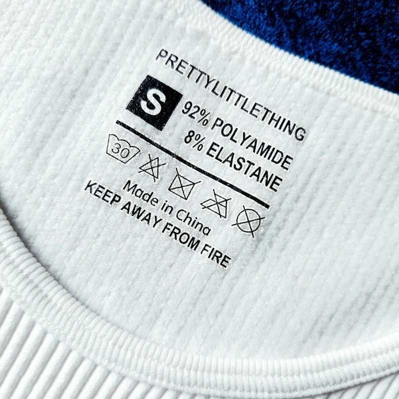 Biały crop top marki PrettyLittleThing, rozmiar 36/34, size 6/8