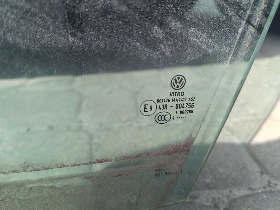 Переднє ліве вітрове шкло Passat B7 USA