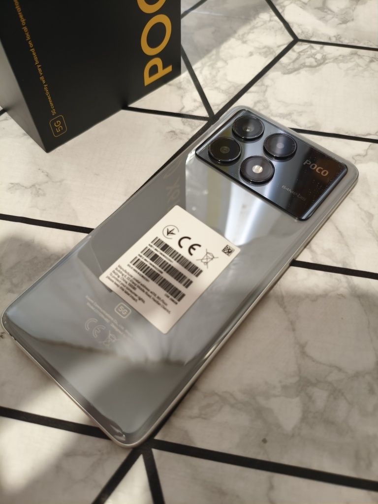 Poco x 6 pro 8/256 хорошее состояние.
