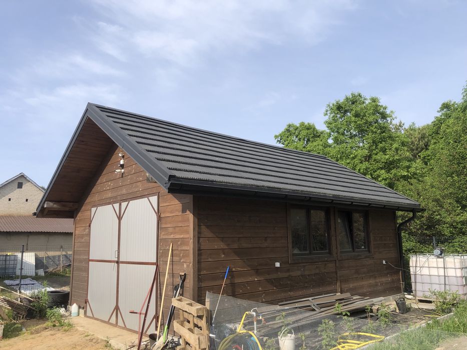 Sprzedam garaż drewniany z 2019 roku.