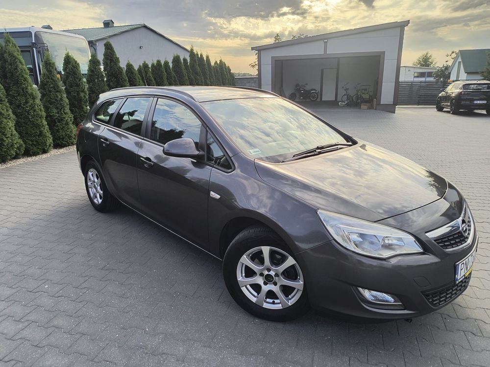 Opel astra J 2013r 1.4 turbo