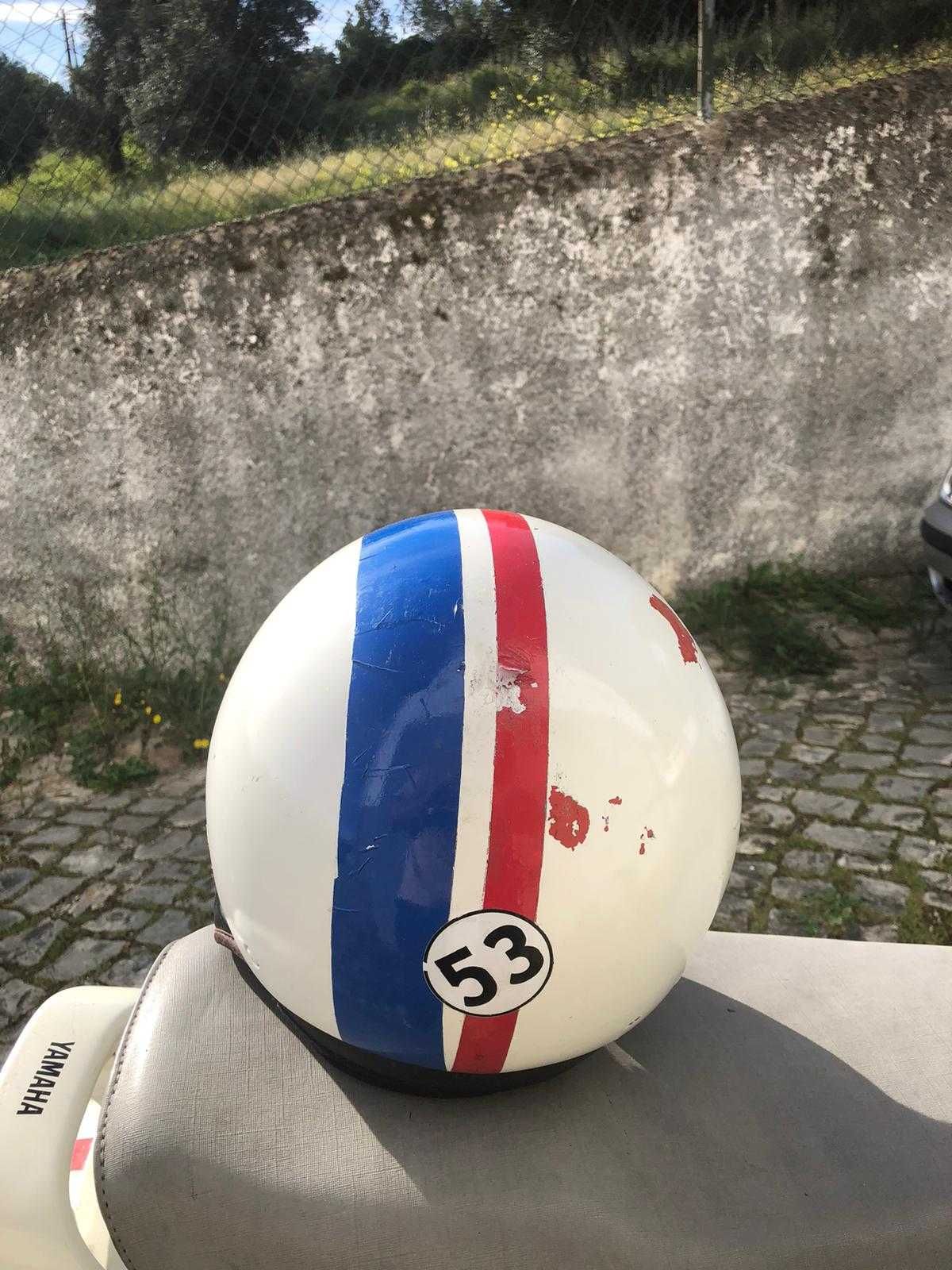 Mota Yamaha 50R AXIS com capacete