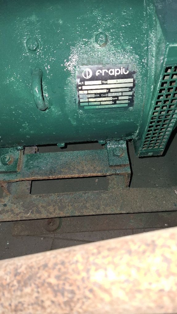 Vendo gerador com motor lister de 15 kV