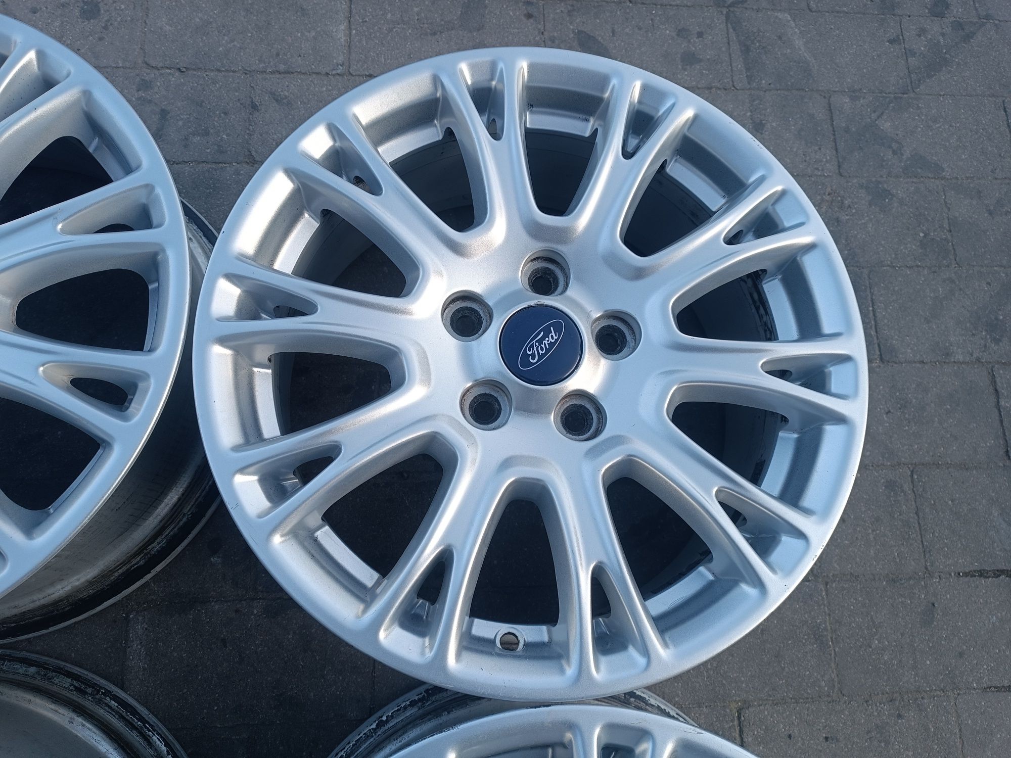 Felgi Alu Ford Focus Mondeo C-Max 5x108 ET50 7J16