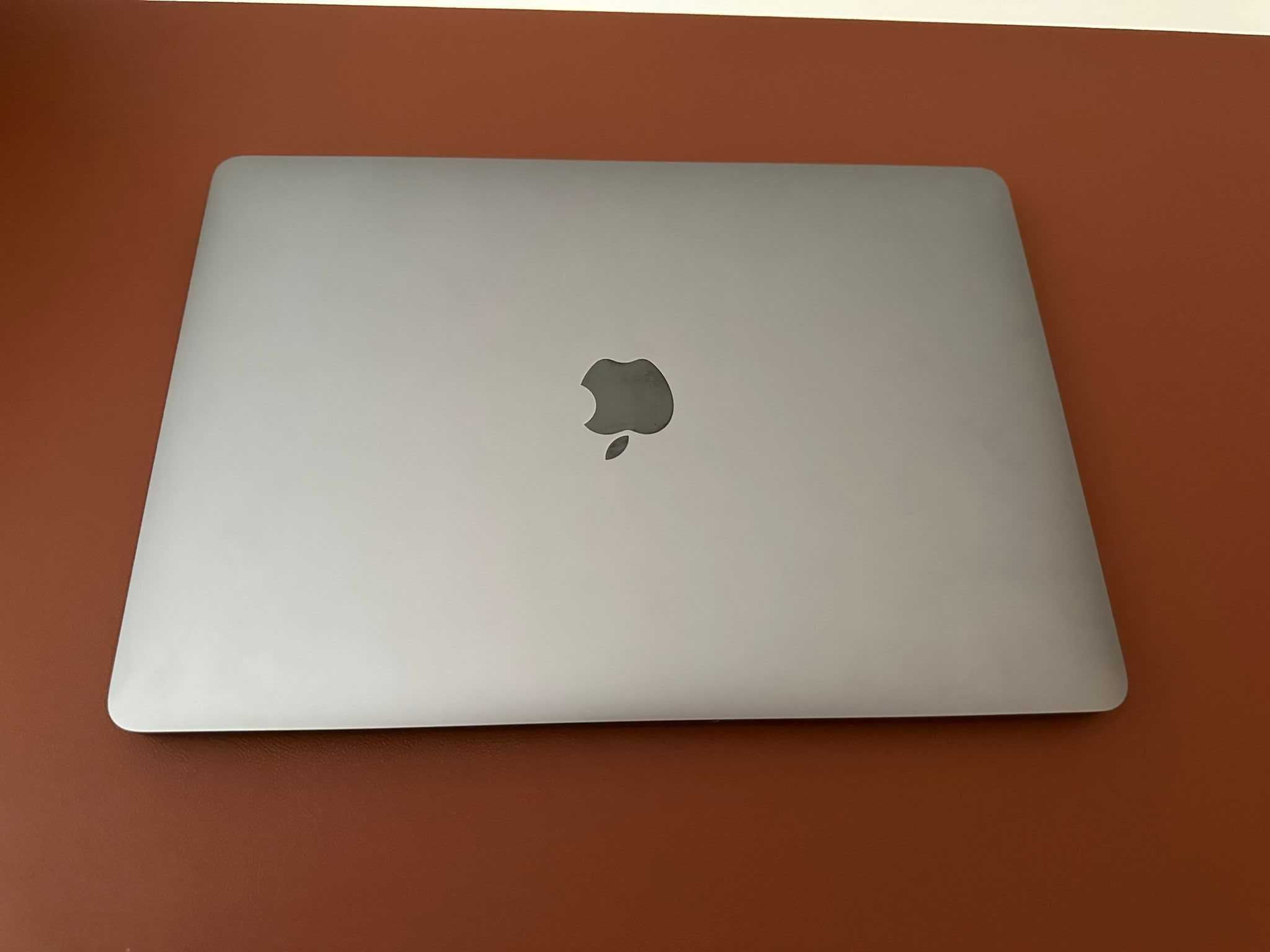 MackBook Pro 13 polegadas com chip M1 (16GB de memória unificada)