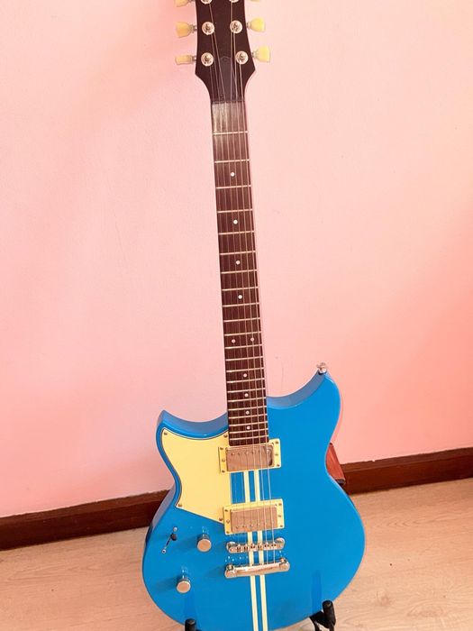 Vendo Guitarra Yamaha revistar esquerdino