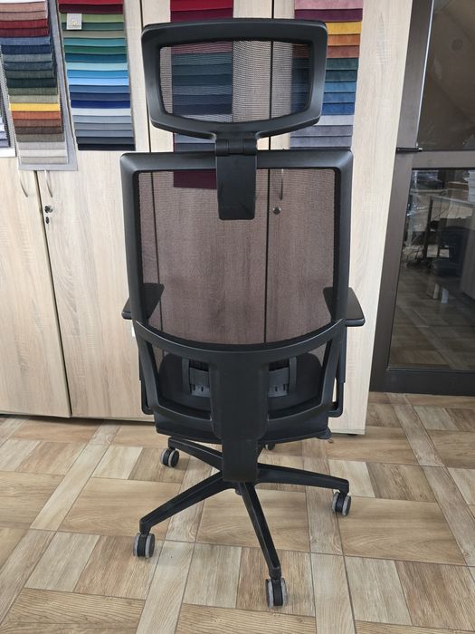 Fotel ergonomiczny biurowy z zagłówkiem