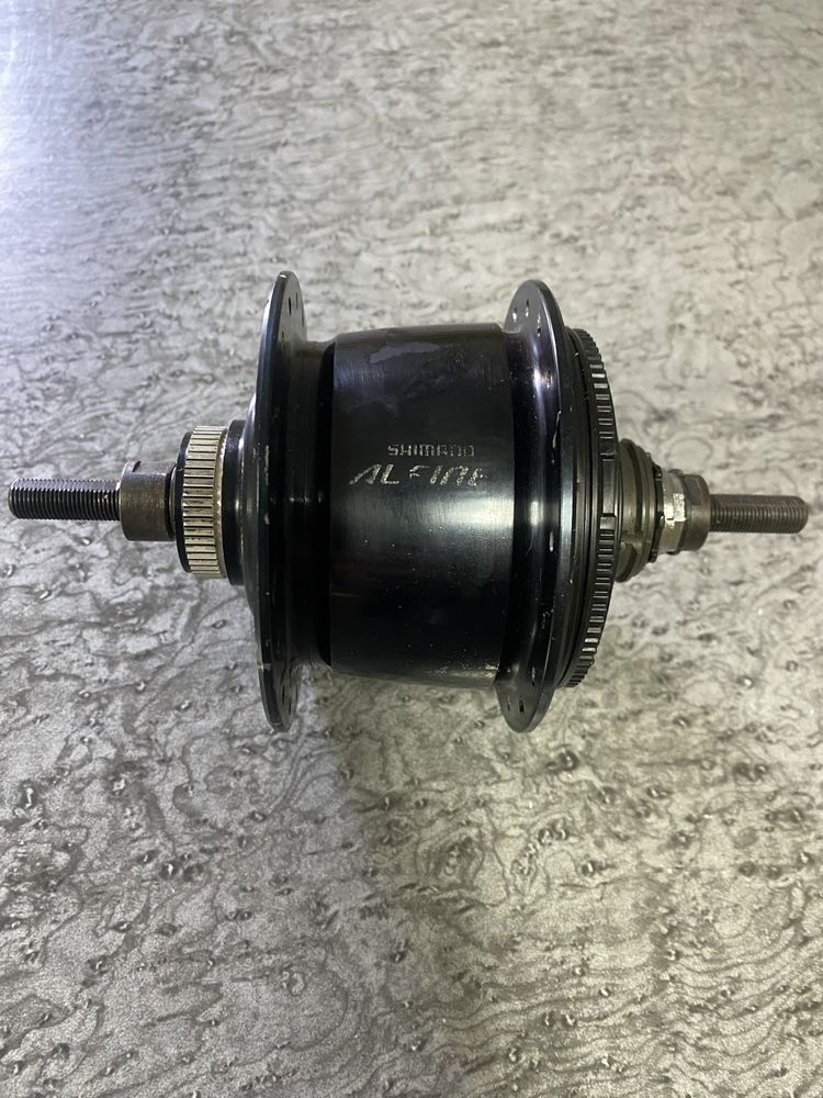 Shimano Alfine SG-S500 8-мь передач на 36 спиц .