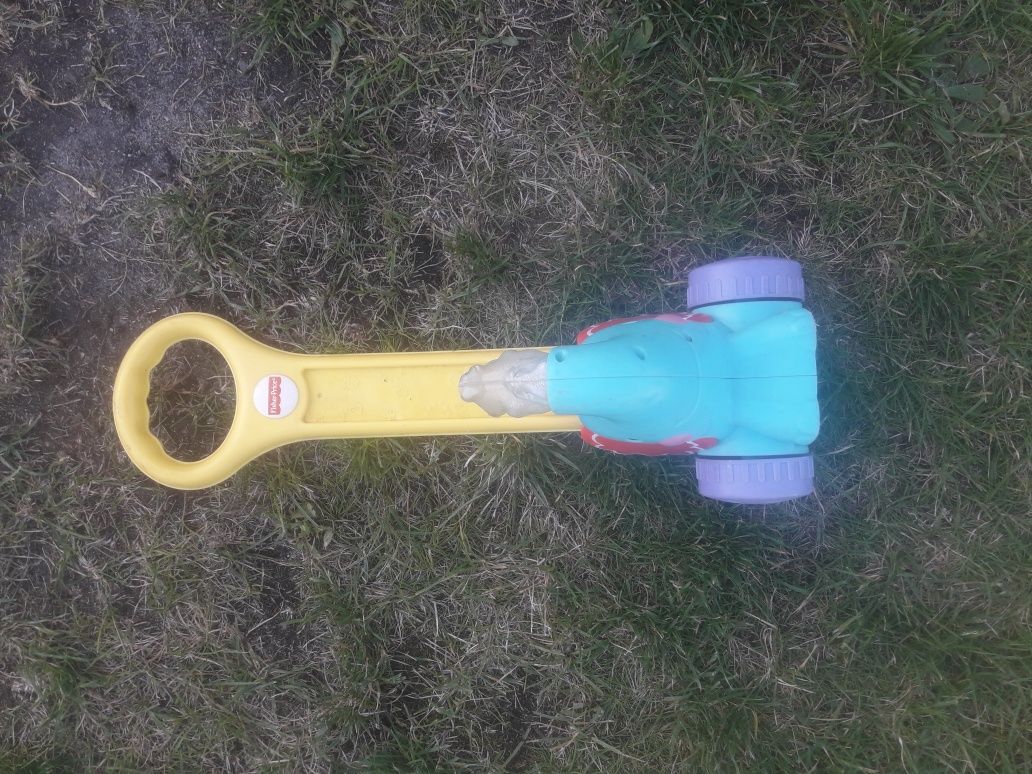 Fisher price pchacz słonik