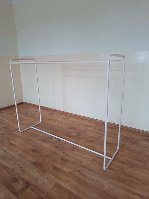 Stojak 6 m przestrzeni do wieszania