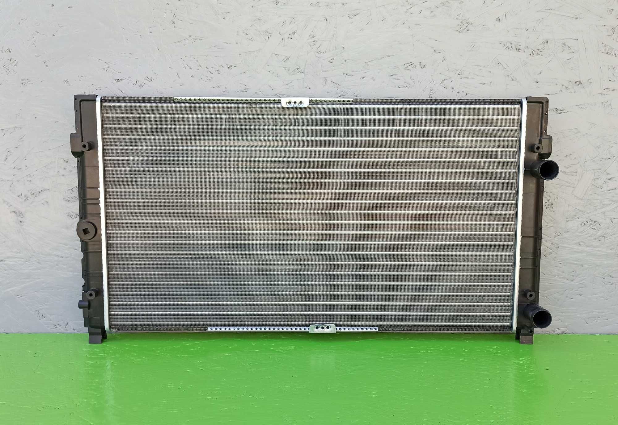 Радиатор охлаждения на Фольксваген Т4 Volkswagen T4 92-03р