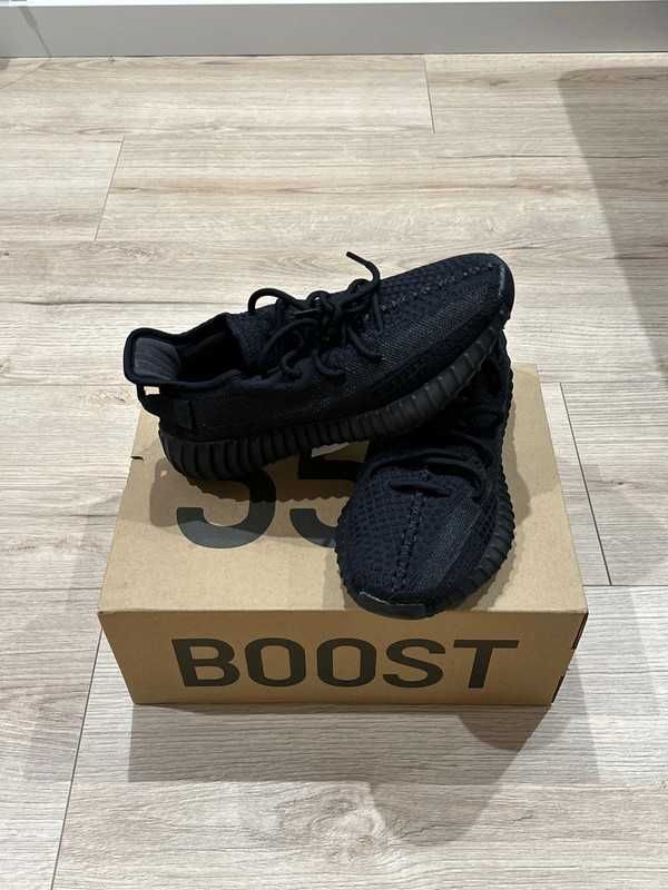 Adidas Yeezy Boost 350 V2 Onyx r. 39 1/3 (US 6 1/2) DSWT