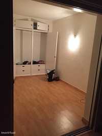 Vende se Apartamento T1 + 1 Pai Do Vento Alcabideche