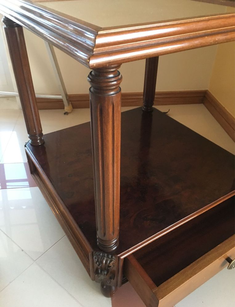 Mesa de centro nogueira com gaveta