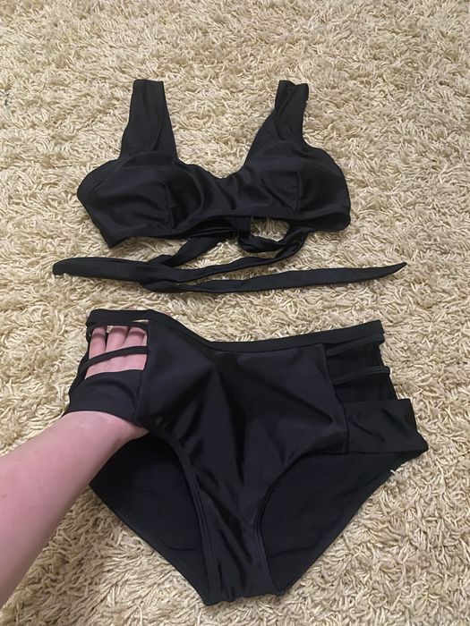 Роздільний купальник з високою посадкою