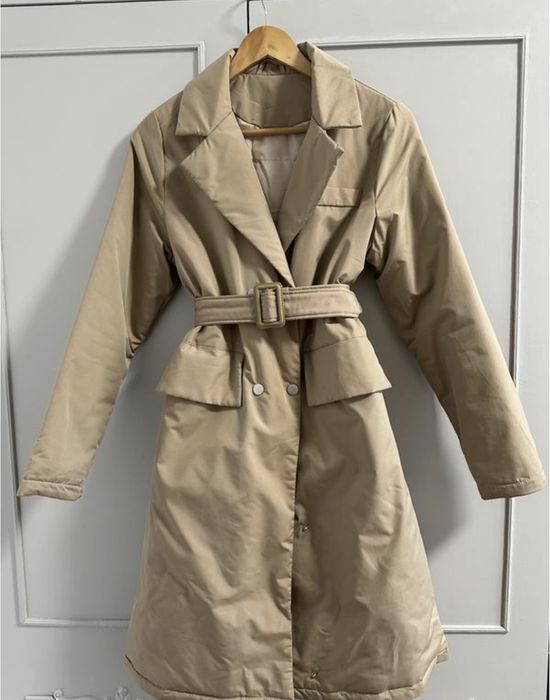 Теплий плащ, тренч, бежевий, осінній с-м, куртка, пуховик, курточка