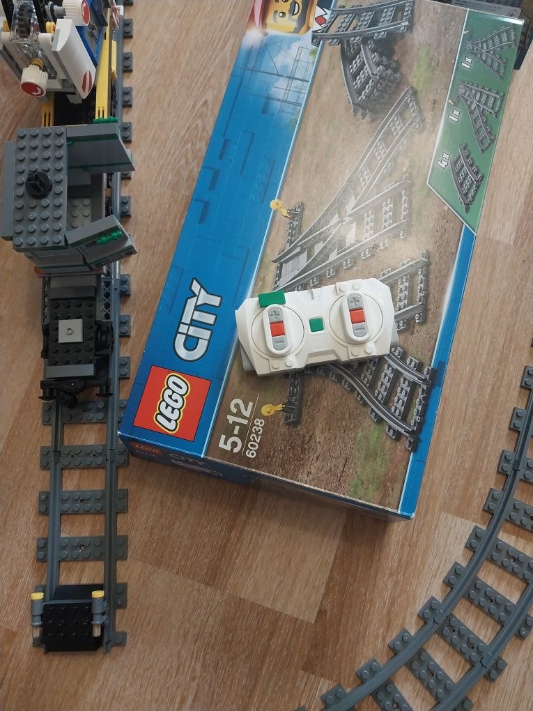 Лего поезд 60198 + рельсы 60238 и 60205