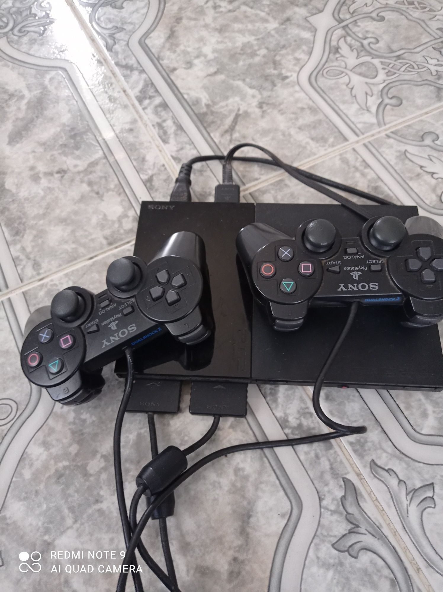 PlayStation 2 com 2 comandos