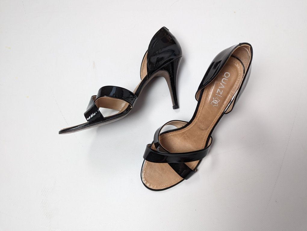 Czarne lakierowane skórzane sandały na szpilce Quazi 41