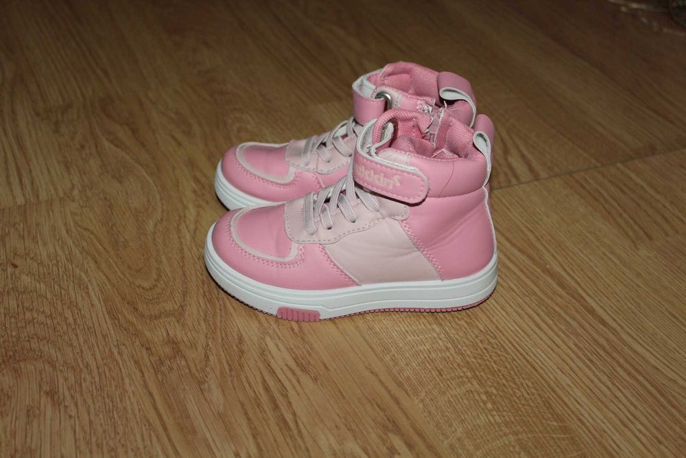 Черевички  для дівчинки Bekkin