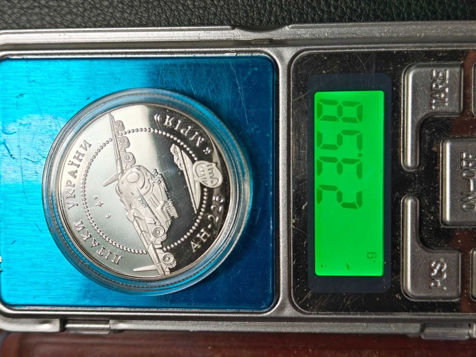 5 гривень 2002 літак мрія UNC футляр НБУ очень редкая