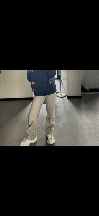 Джинсы Zara 34 размер ,как новые