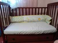 Деревянная детская кроватка