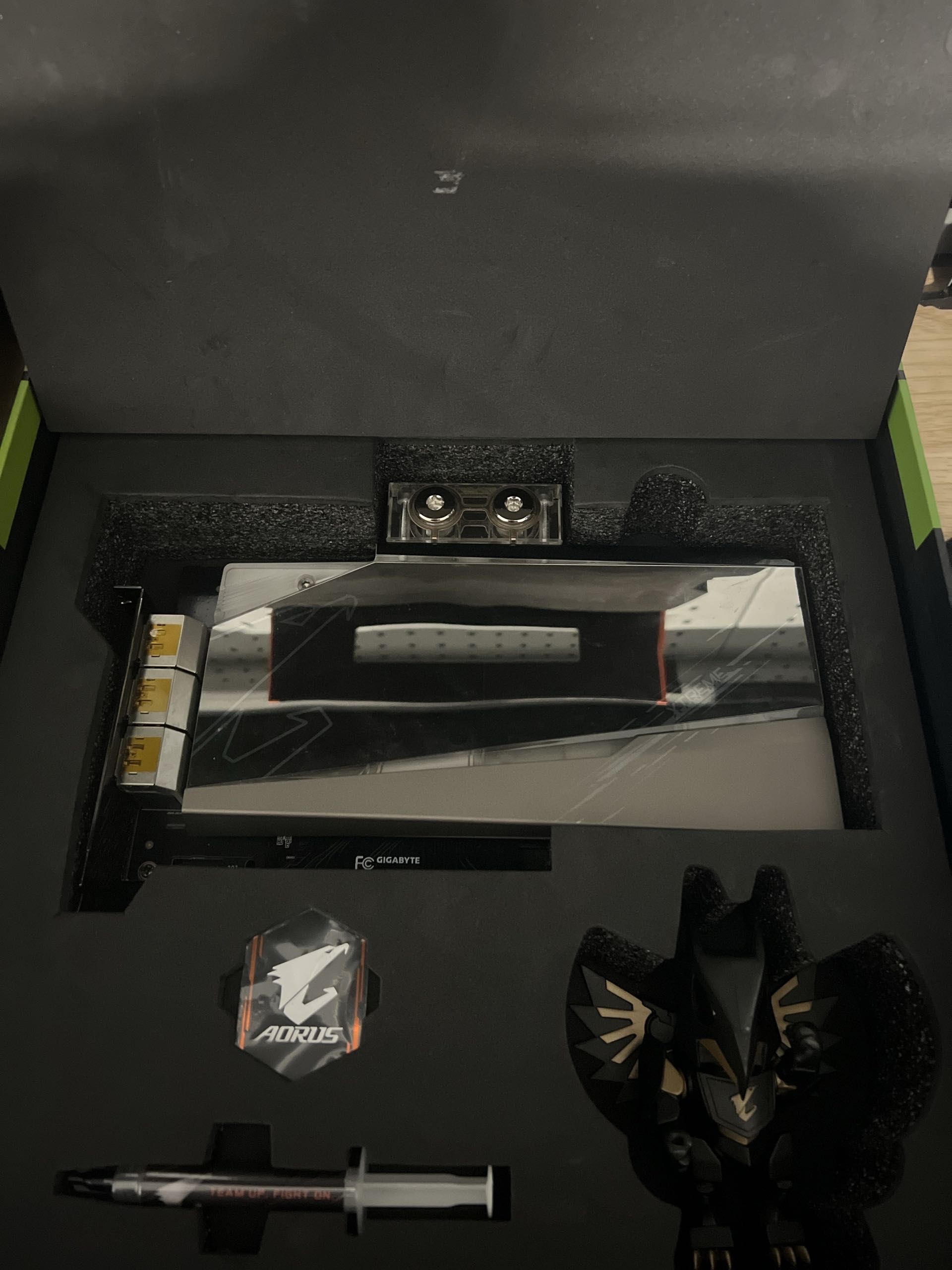 Aorus GeForce RTX 3080 Xtreme Waterforce WB 10GB GDDR6X