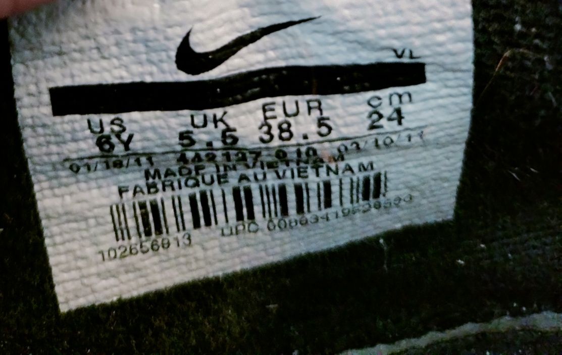 Buty halówki Nike do piłki na salę. R. 38 czarne