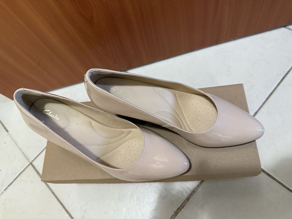 Туфлі лаковані пудрового кольору
