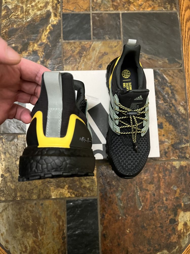 Adidas UltraBOOST 1.0 black/carbon