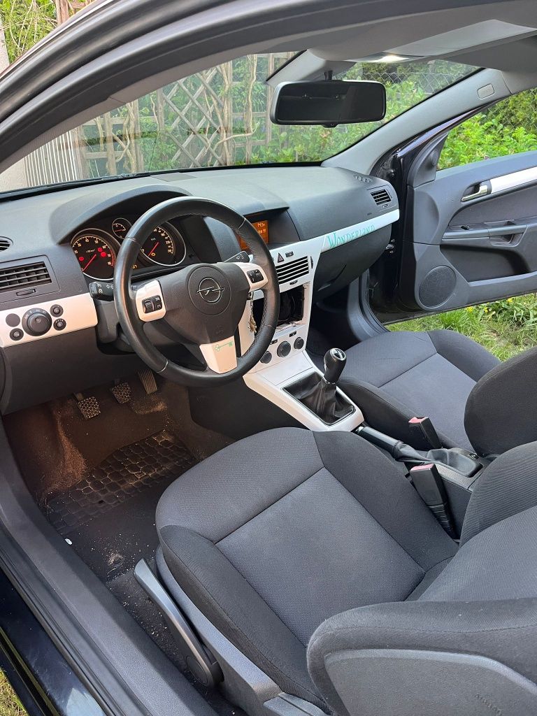 Opel Astra H GTC 1.4  Sprzedam na części |Czarny z20r