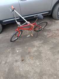 Rower BMX z pegami
