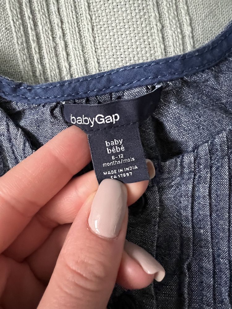 Kombinezon dziewczęcy BabyGap 6-12 mcy a’la jeans