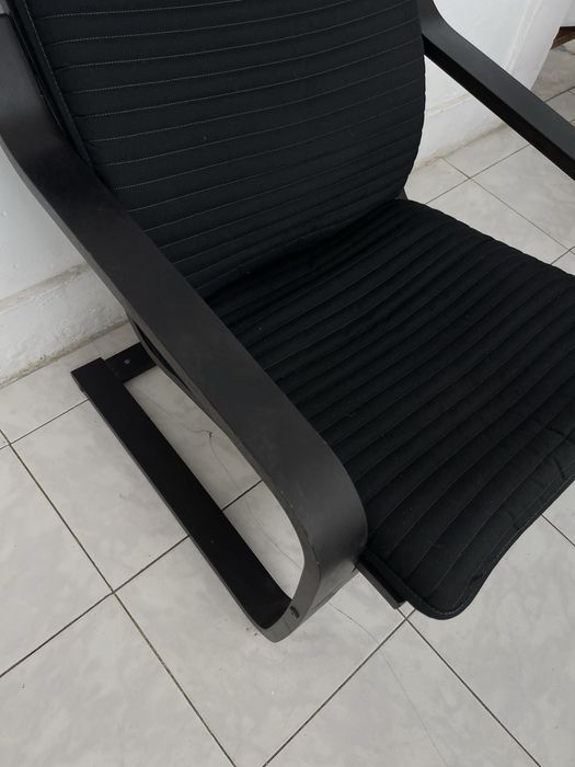 POÄNG Poltrona, preto-castanho/Knisa preto , cadeira