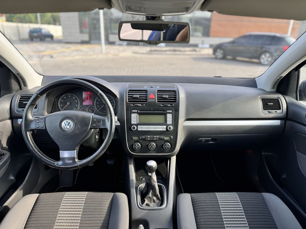 Продам Volkswagen Golf V MPI