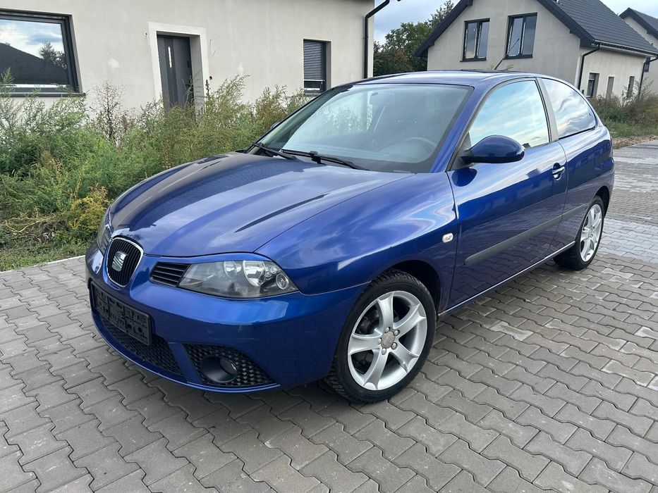 Seat Ibiza 1.4 po lifcie  z Niemiec ladne kola radio ciemna szyba