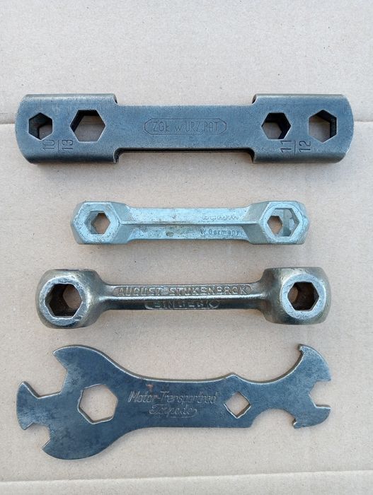 Starej produkcji zestaw starych kluczy rowerowych