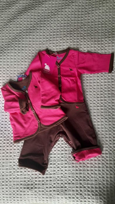 Nowy Zestaw Dwustronnych Ubranek 0-3 m (62cm) firmy Smoczek